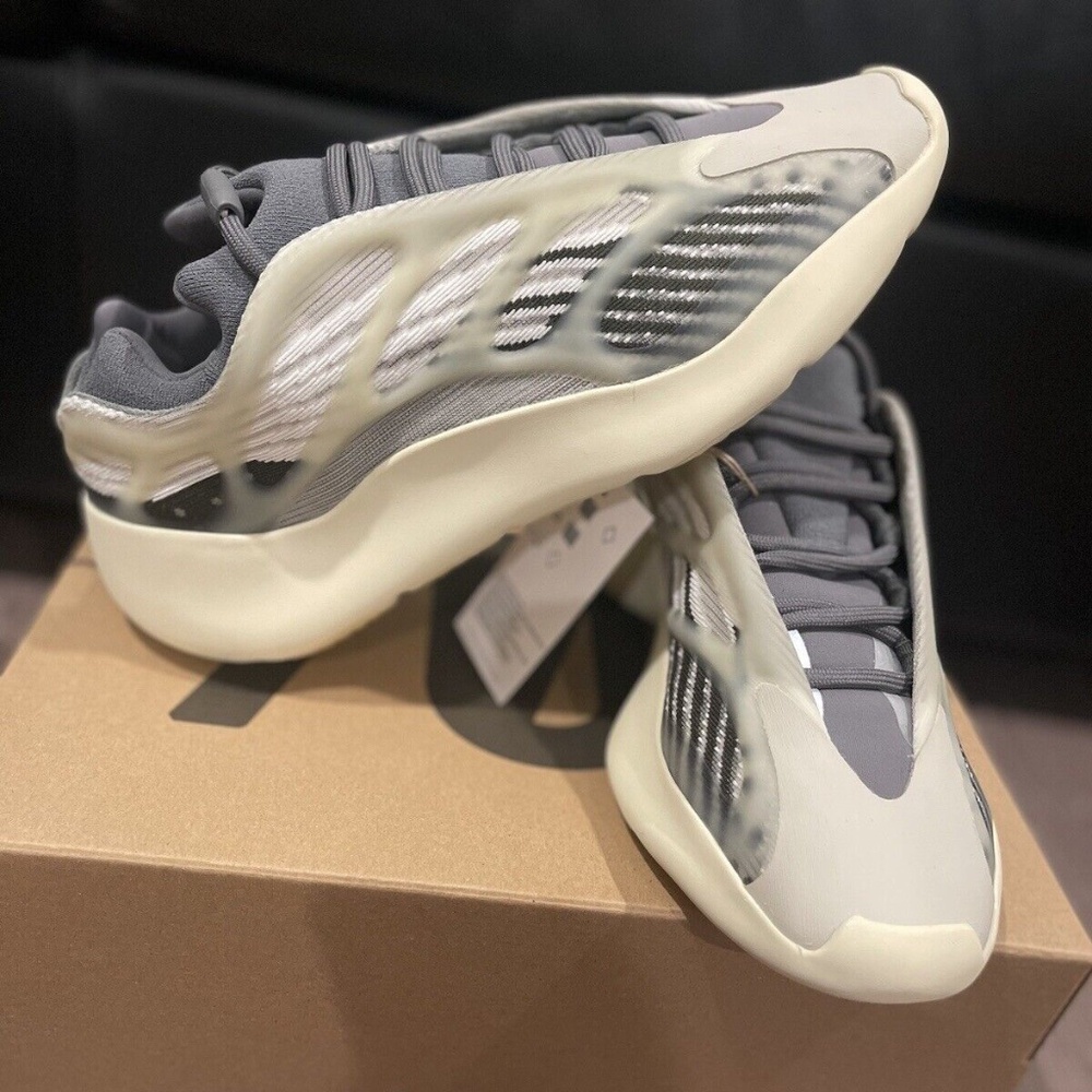 Adidas Yeezy 700 V3 Fade Salt